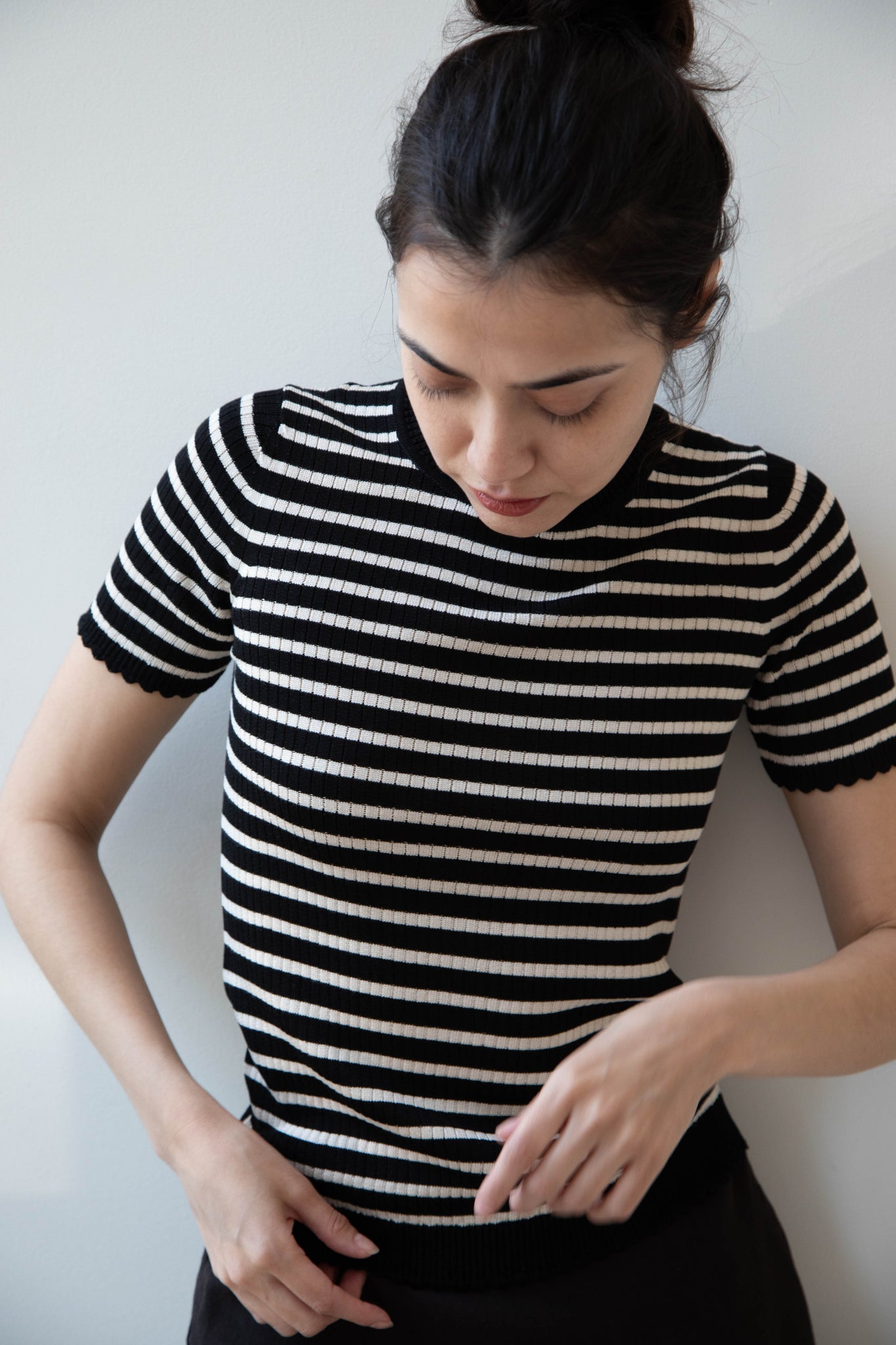 Une Heures | Short Sleeve Scallop in Stripes