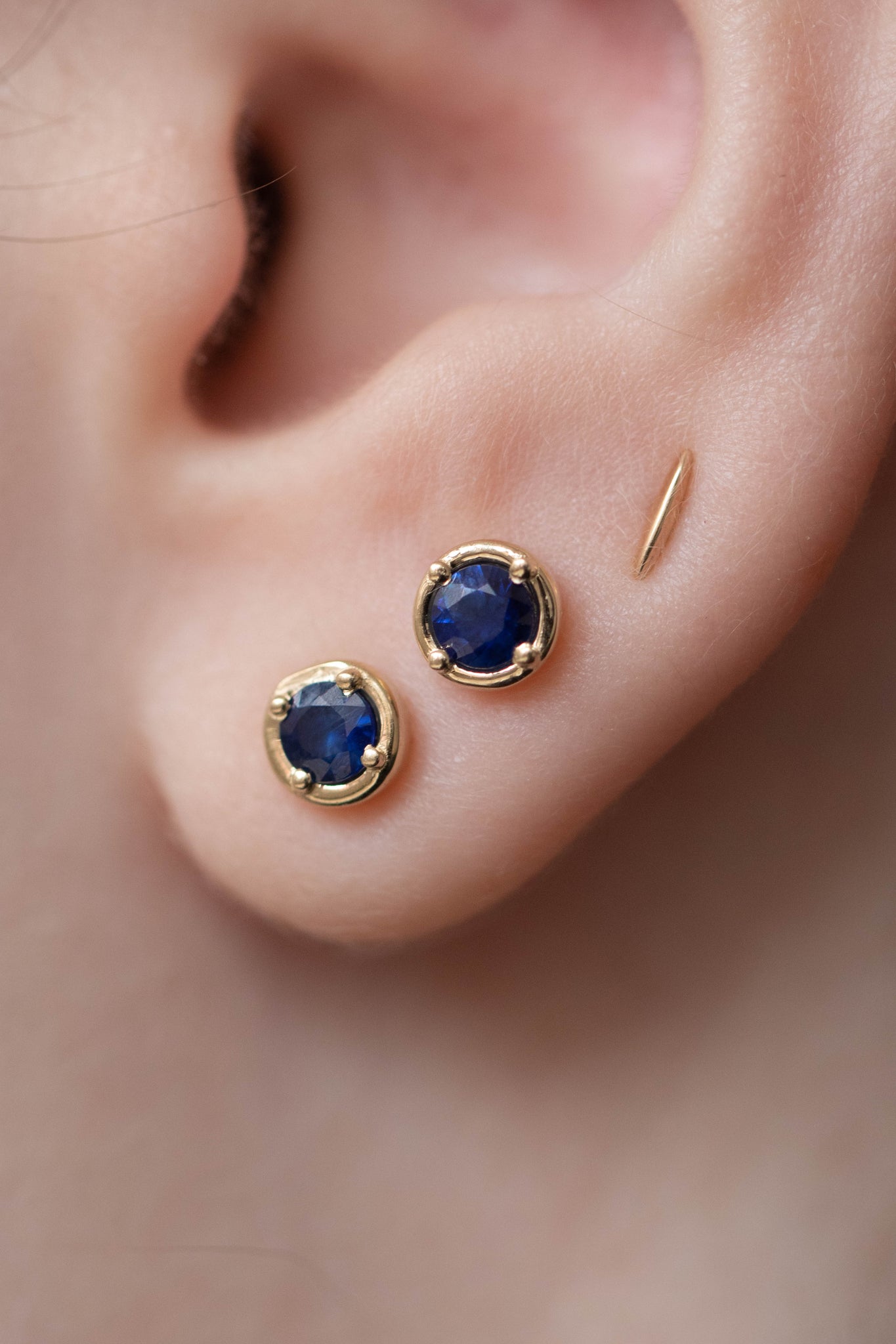 Kathryn Bentley | Large Dot Studs in Blue Sapphire