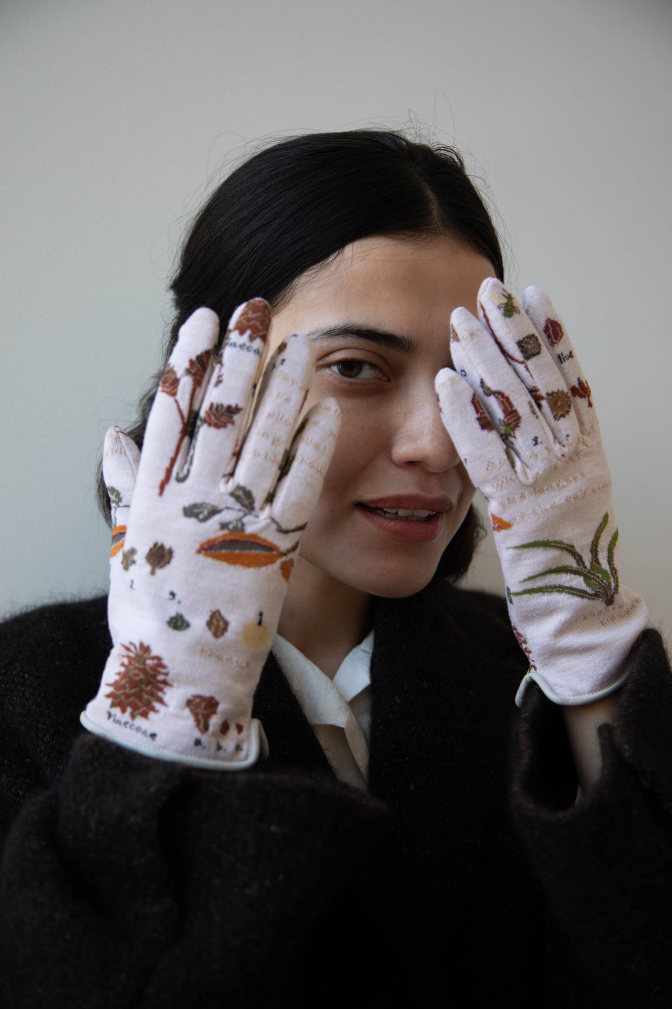 Antipast | Botanical Cashmere Gloves in Ivory