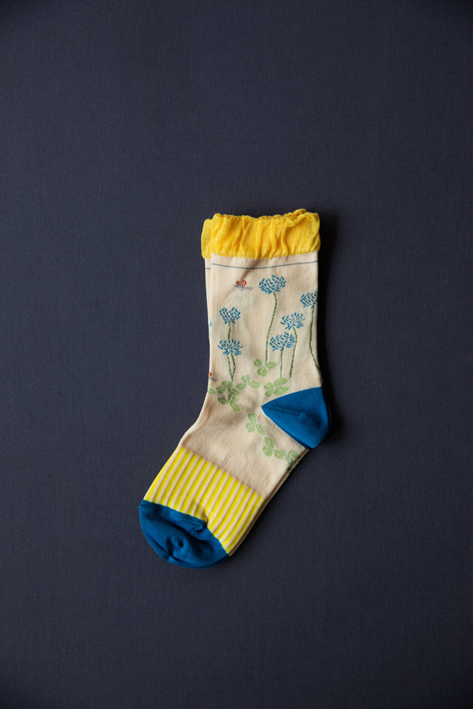Kuri Botella | Shirotsume Gusa Socks in White