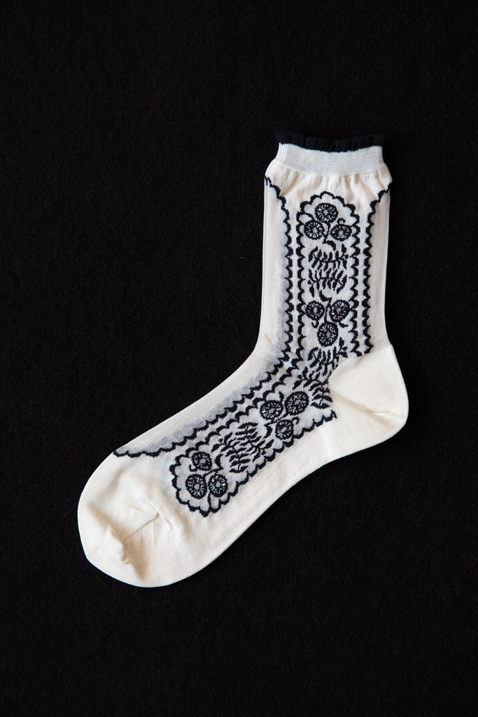 Antipast |See-Through Flower Socks in Ivory
