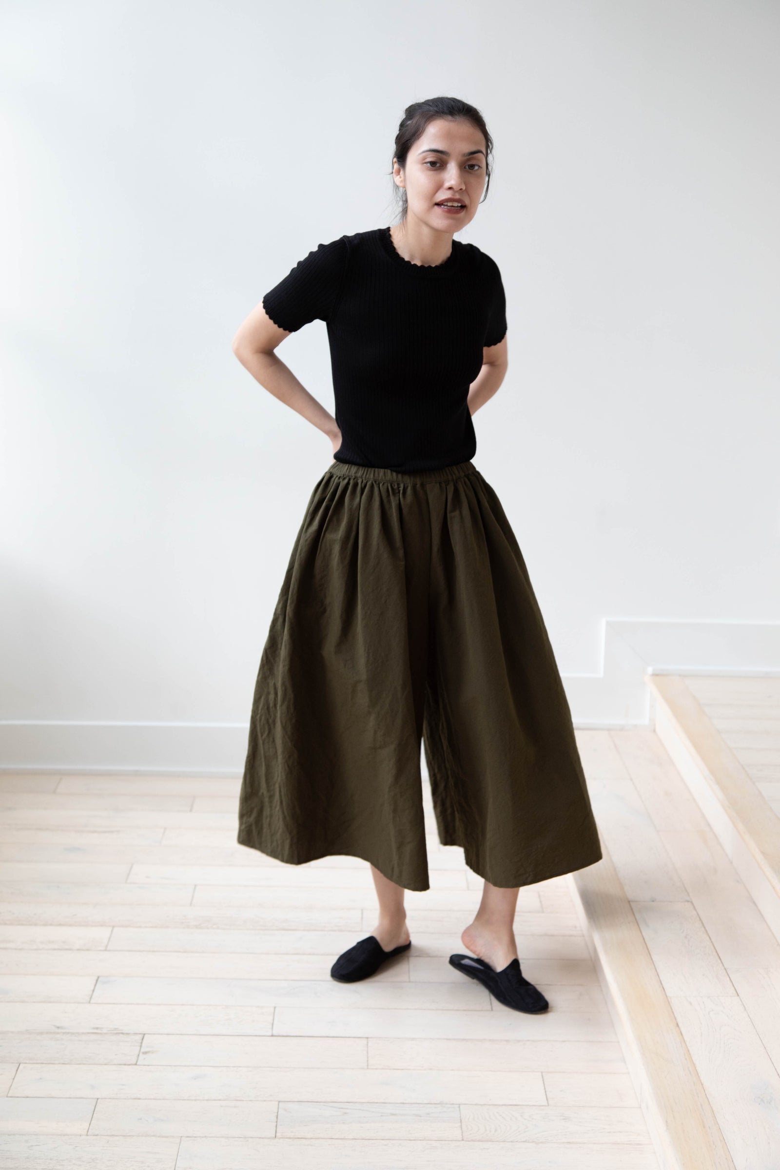 rennes — Apuntob | Gather Trousers in Olive Green