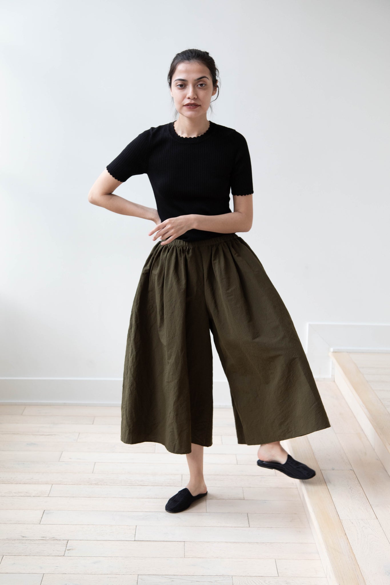 Apuntob | Gather Trousers in Olive Green