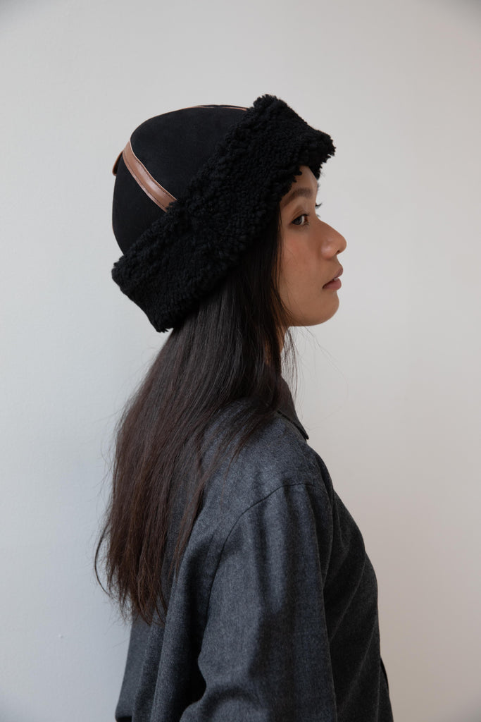 Cawley | Suede Back Curly Hair Contrast Bound Panel Cap in Black & Tan