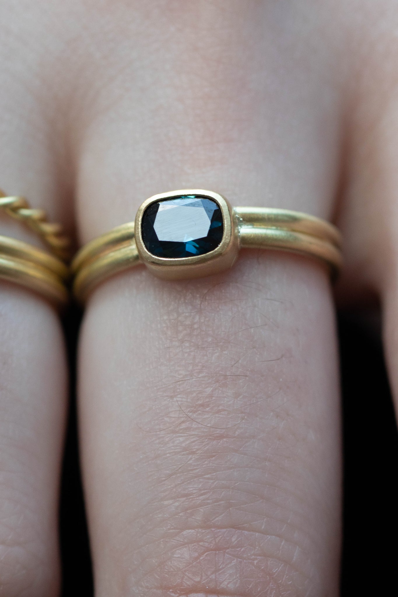 East Camp | Sapphire Double Band Ring in 18k Gold