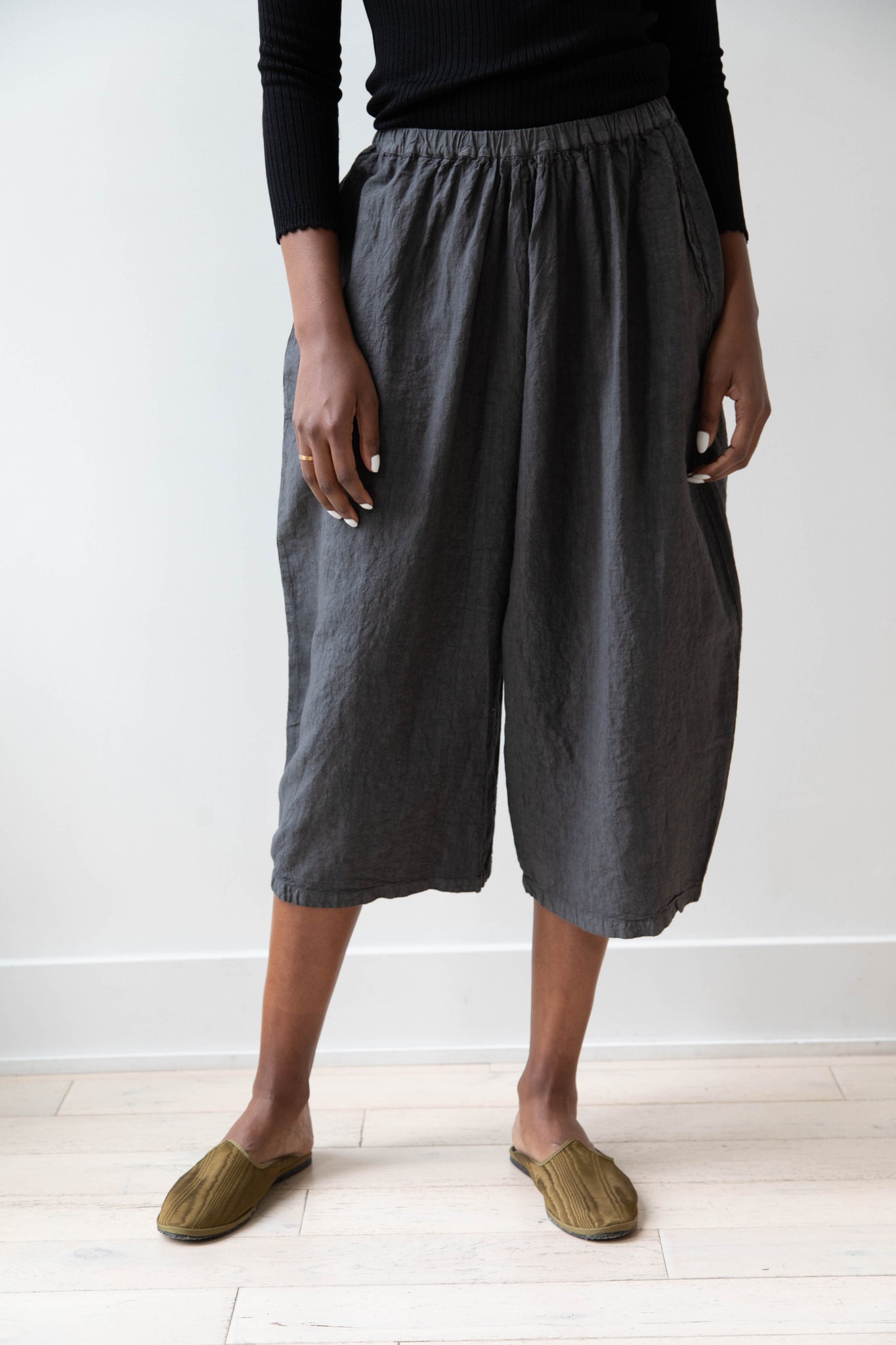 Manuelle Guibal | Large Pantalon in Bitume