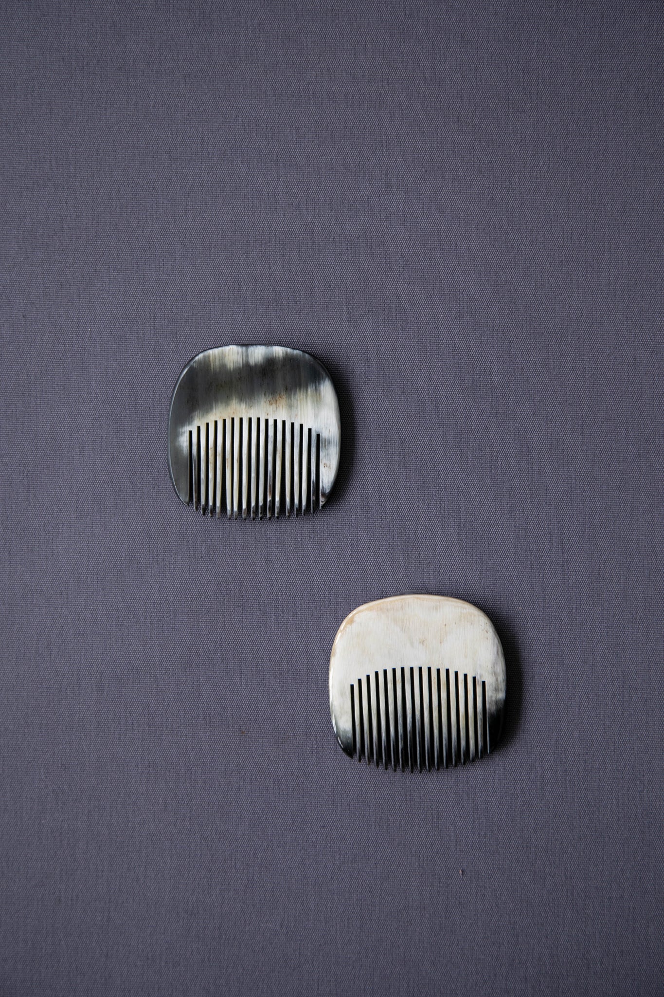 Horn Oval Comb in Black