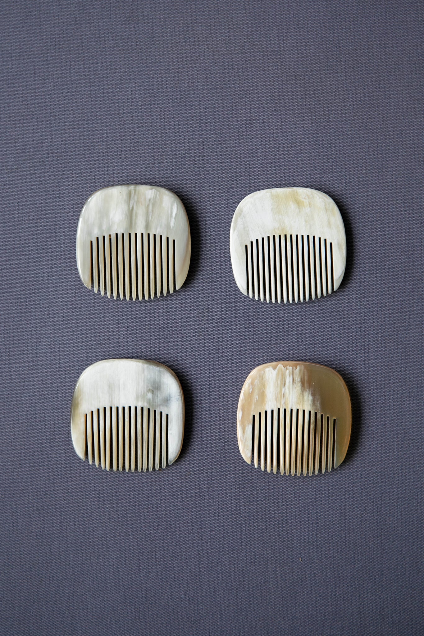 Horn Oval Comb in Cream