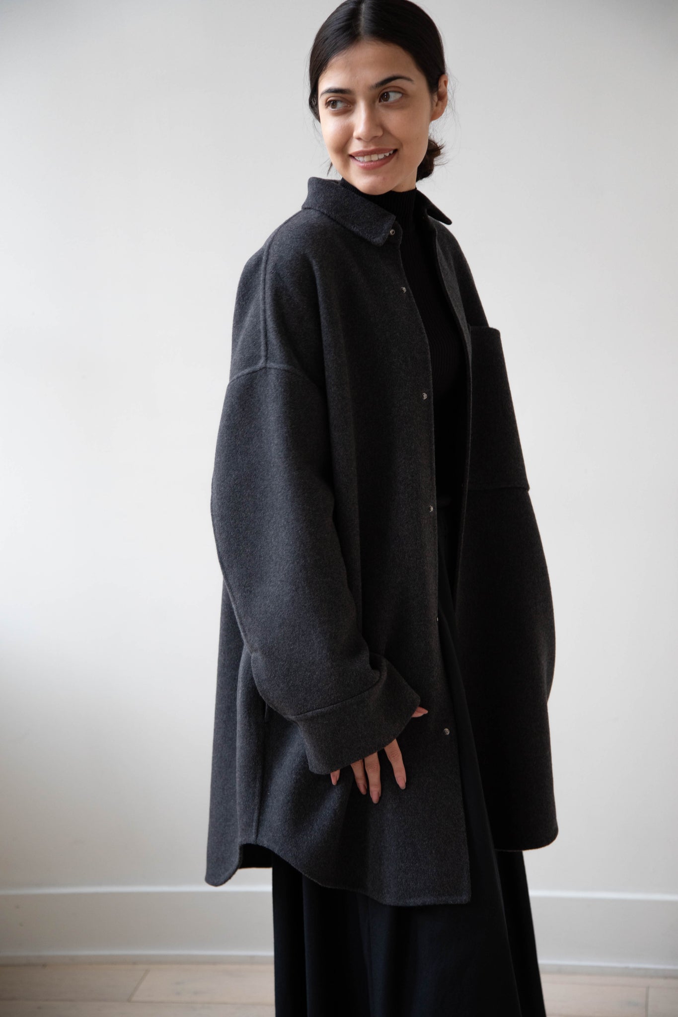 Aton Cashmere Jacket in Charcoal