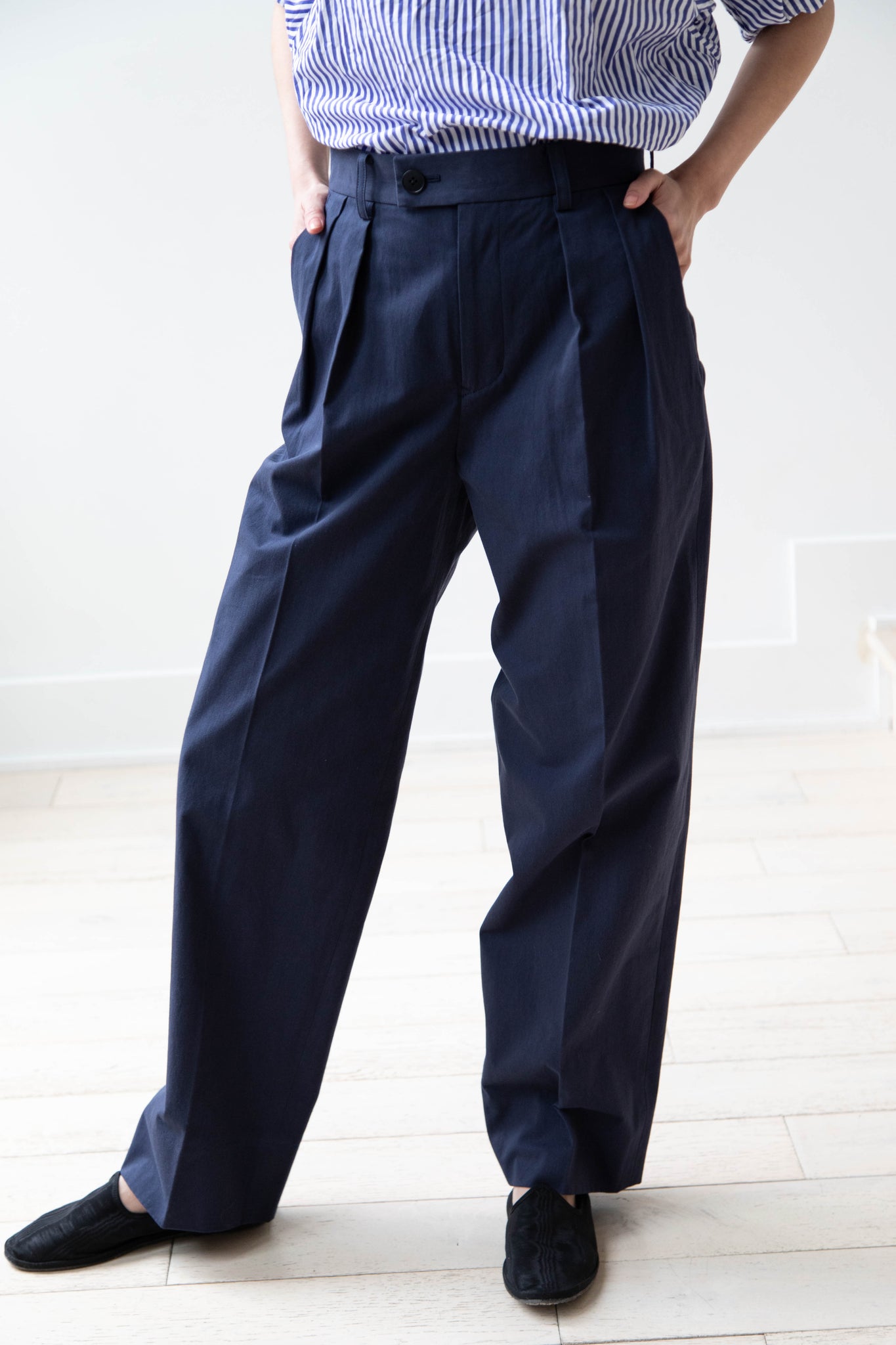 Sayaka Davis | Two Tuck Trousers in Navy