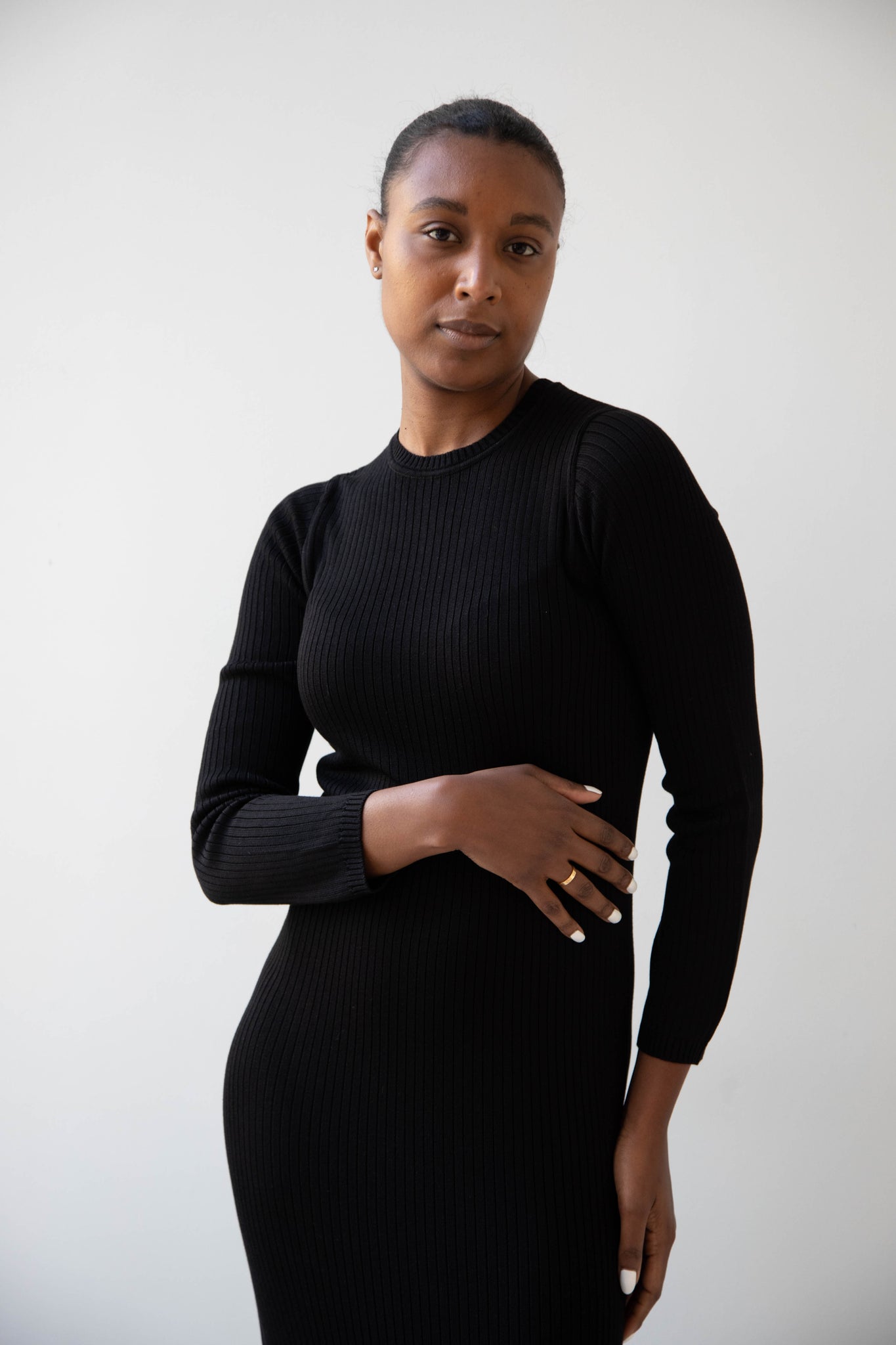 rennes Une Heures | Long Sleeve Crew Neck Dress in Noir rennes Une Heures | Long Sleeve Crew Neck Dress in Noir