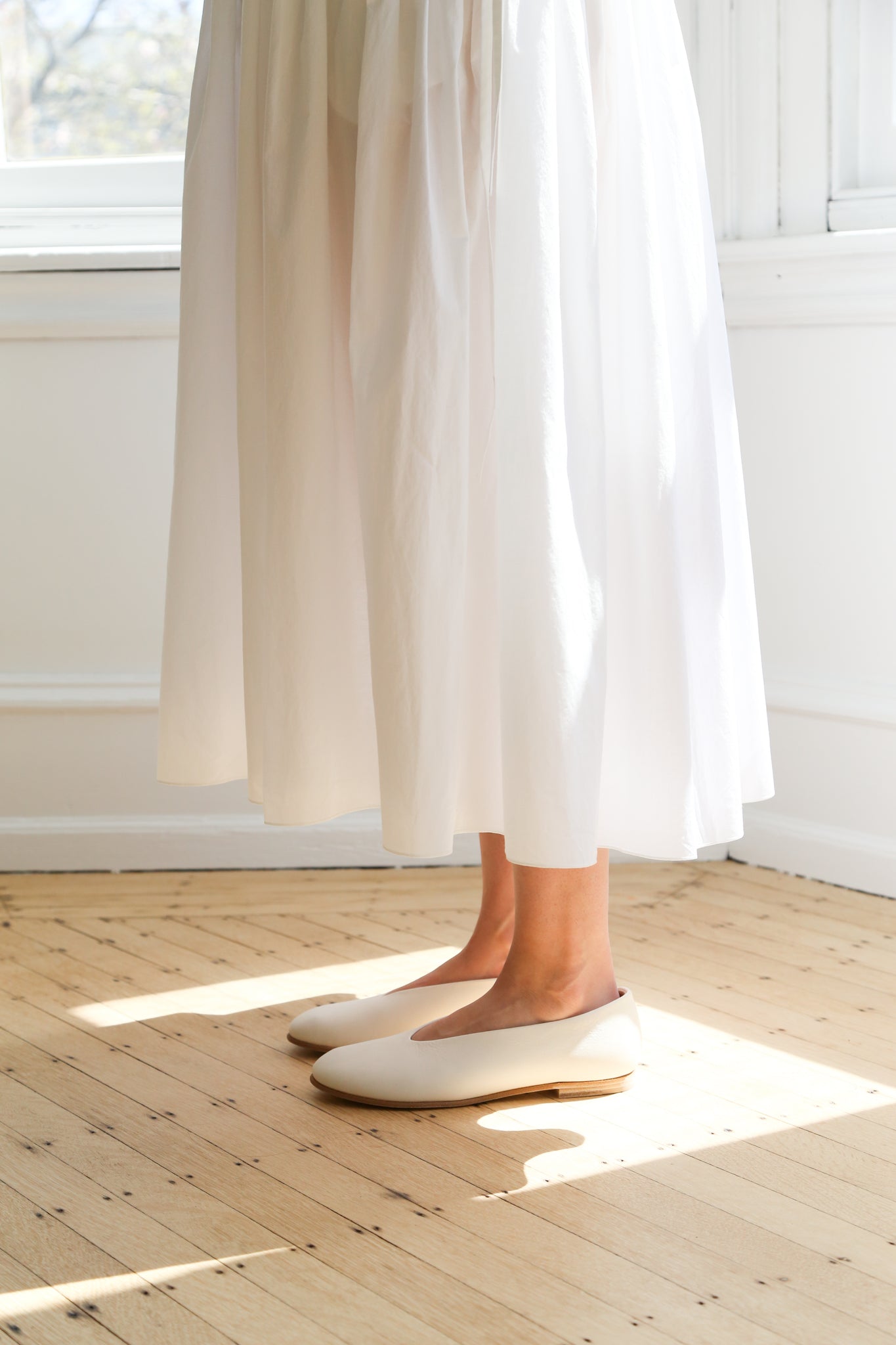 Arts & Science Ballet Flat in Ivory